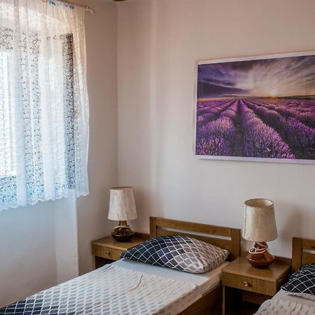 Hostel Flora Mali Losinj Ruang foto