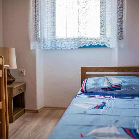 Hostel Flora Mali Losinj Ruang foto