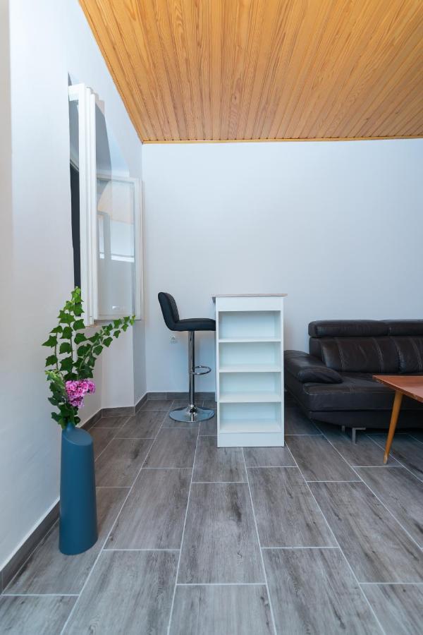 Hostel Flora Mali Losinj Bagian luar foto