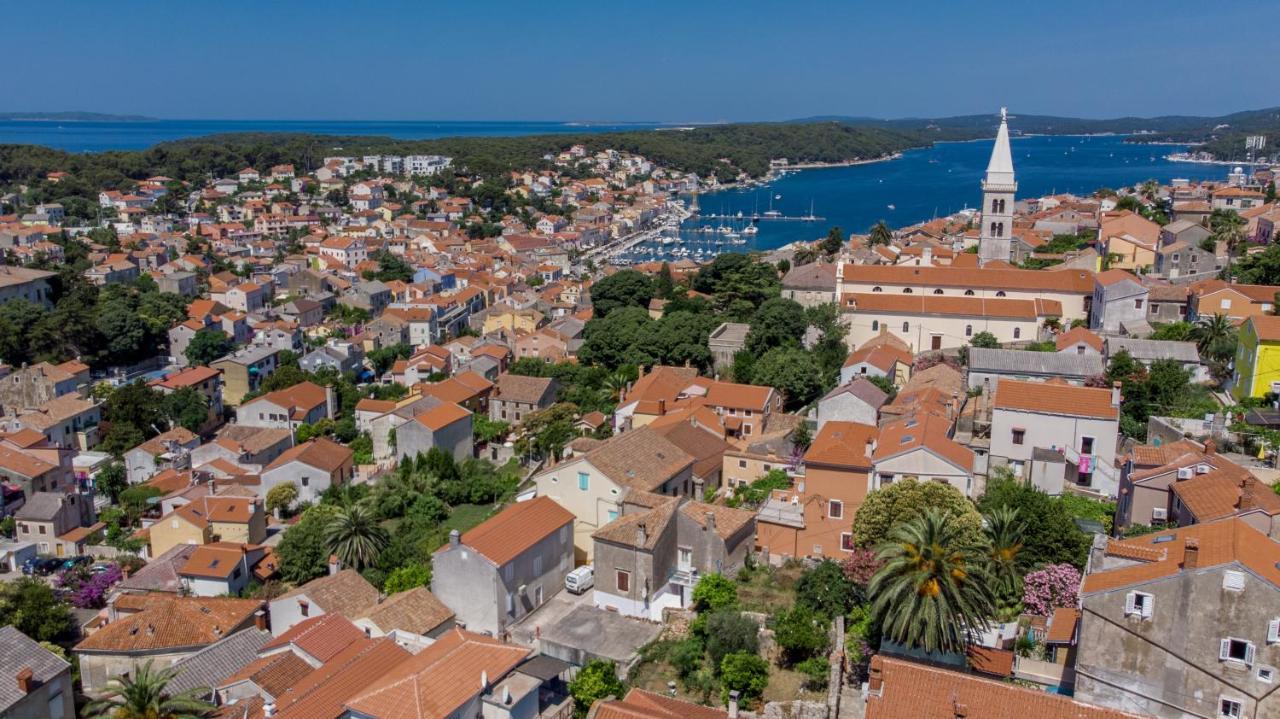 Hostel Flora Mali Losinj Bagian luar foto