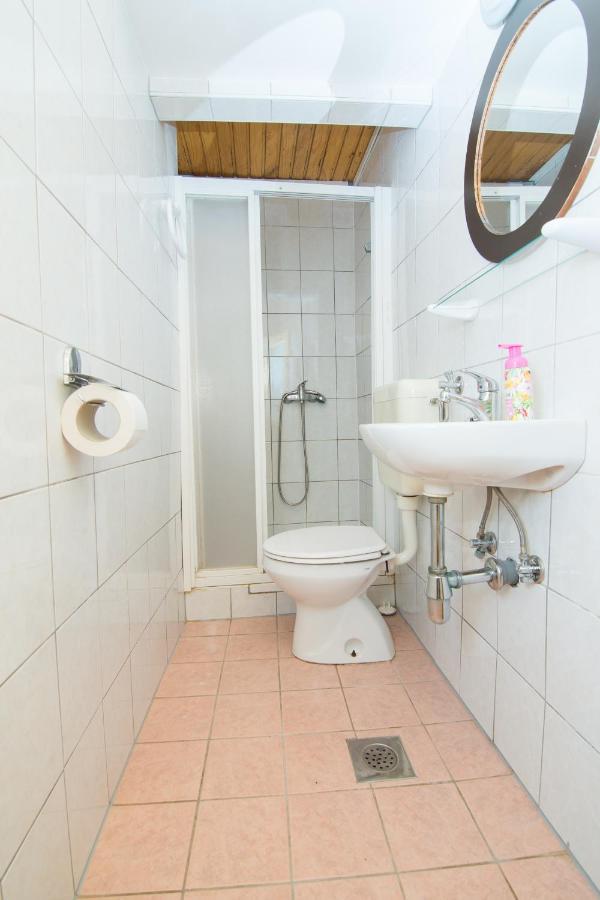 Hostel Flora Mali Losinj Bagian luar foto