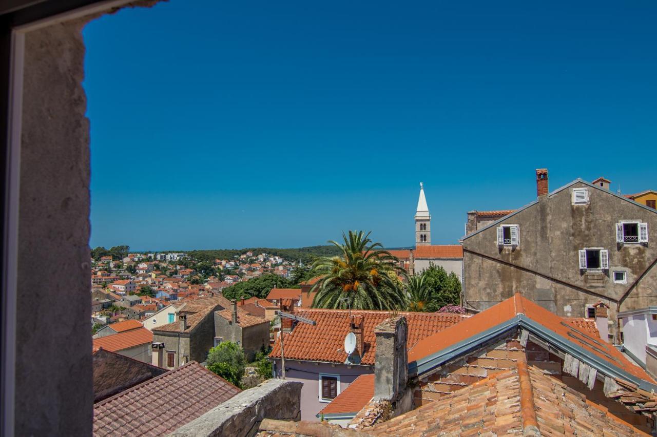 Hostel Flora Mali Losinj Bagian luar foto